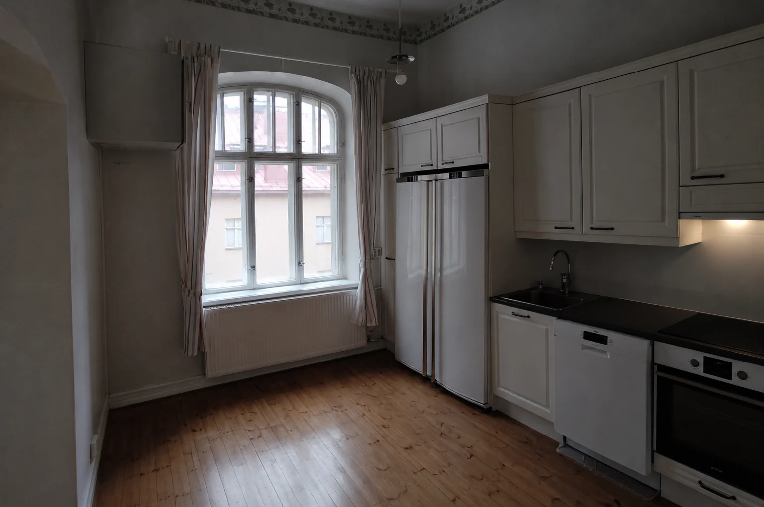 Clean kitchen after professional move out cleaning service in Tampere